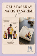 Sarı-Kırmızı Formalı Baba-2 Çocuk: El Ele